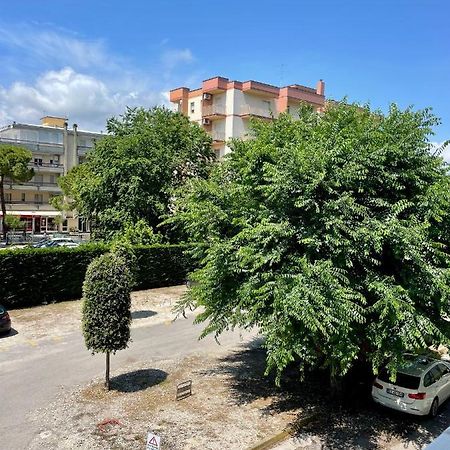Condominio Centrale 104 Lignano Sabbiadoro Luaran gambar